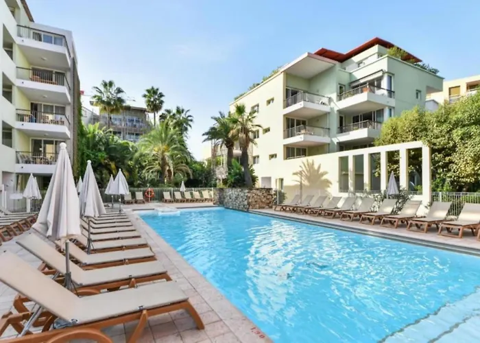 Appartement Port Prestige - Terrasse - Piscine - Parking